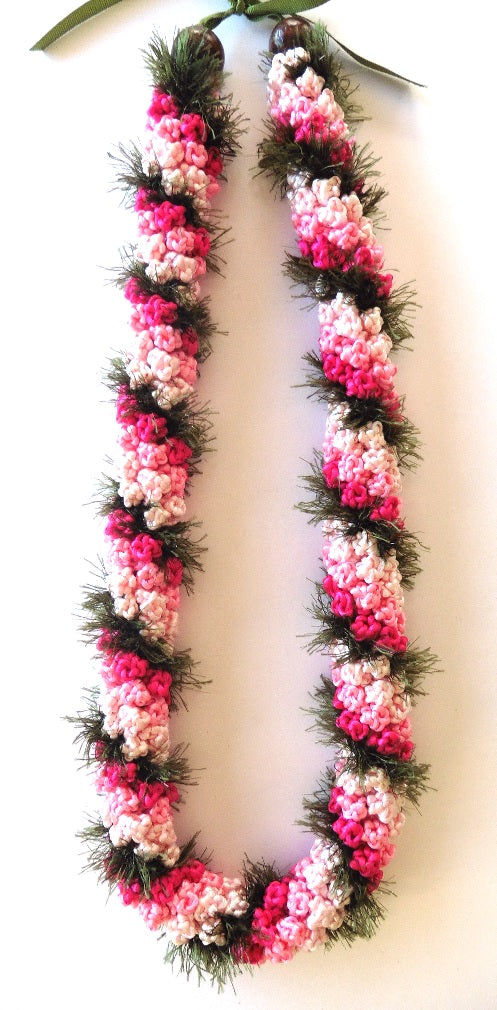 L009 - Deluxe rosebud Crochet Lei