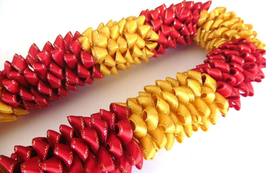 L060 - Deluxe Sectional Ribbon Lei