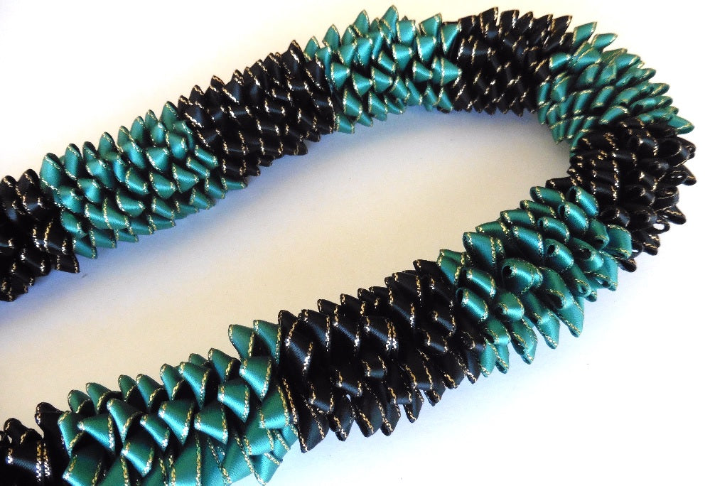 L060 - Deluxe Sectional Ribbon Lei