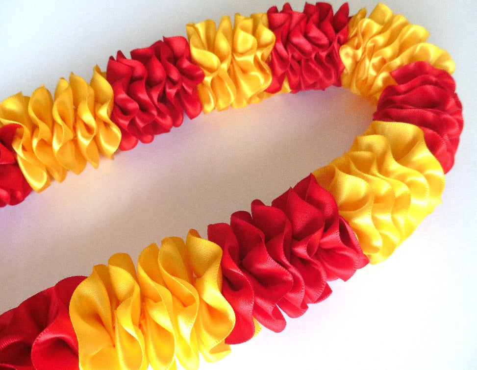 L069 - Plumeria Sectional Ribbon Lei