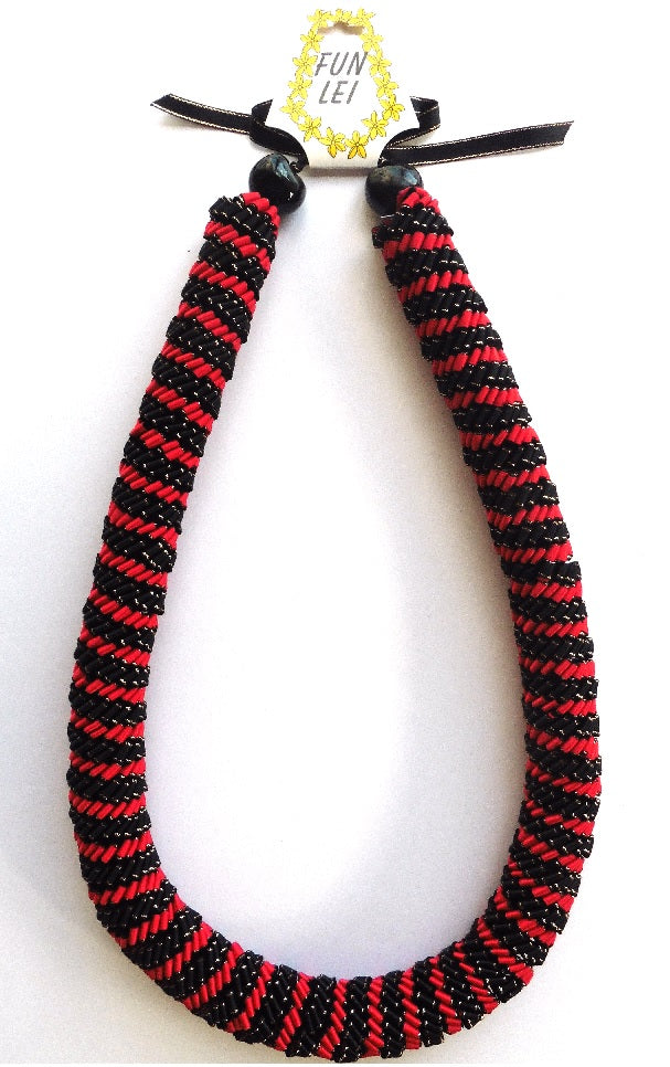 L070 - Deluxe spiral Ribbon Lei